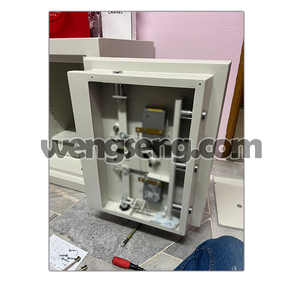Safe box repair service