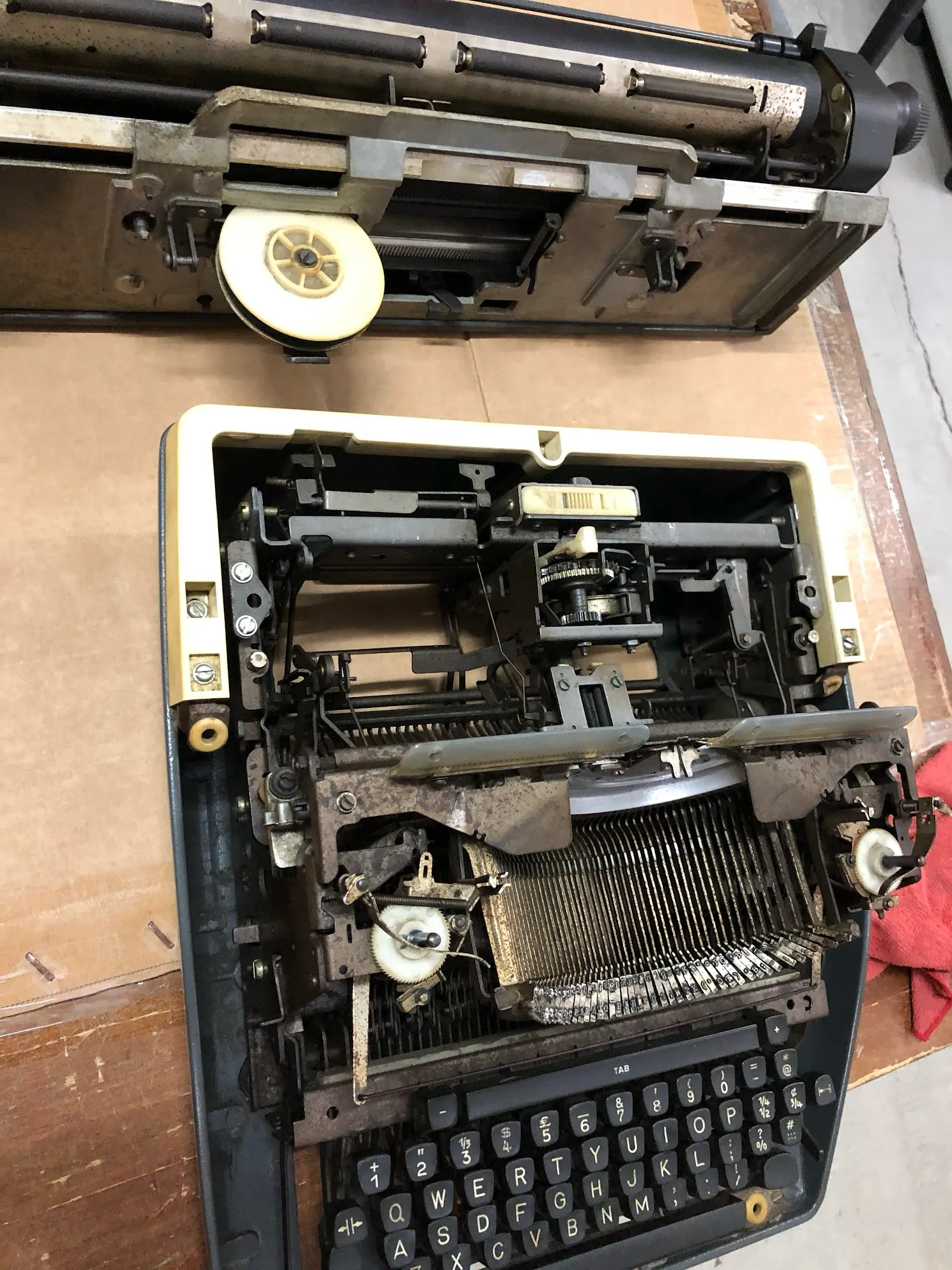 Manual typewriter repair